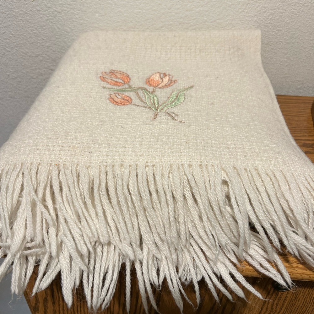 Cream Floral Embroidered Fringe Throw Blanket